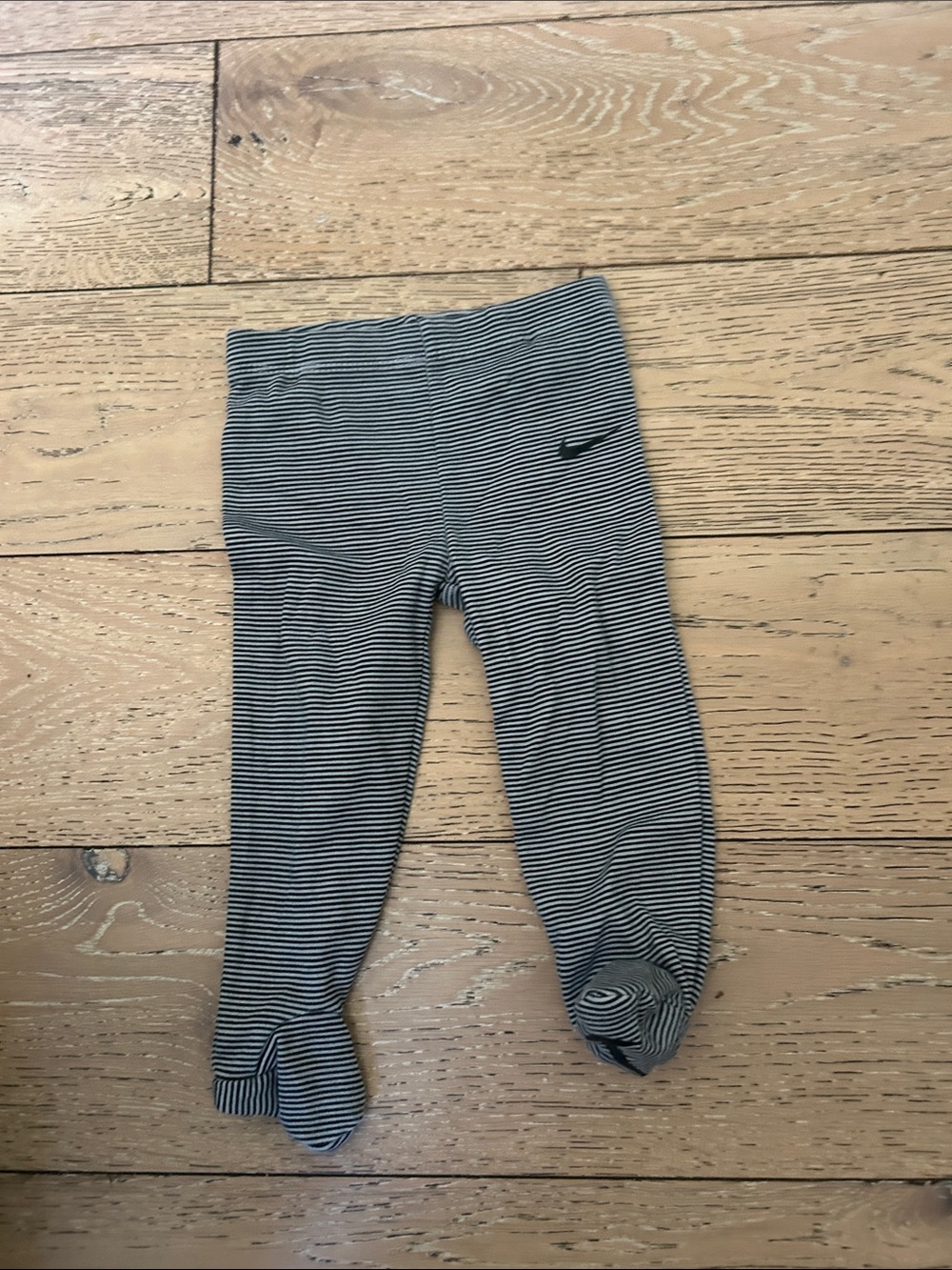 Nike Striped Footed Baby Leggings - Gray & White